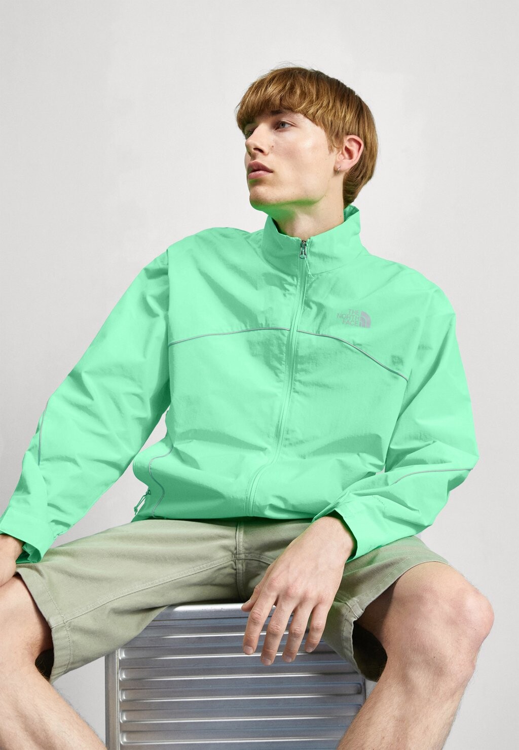 

Ветровка The North Face
