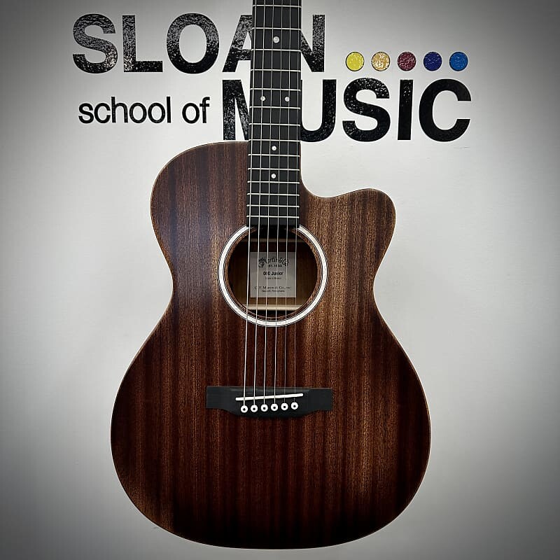 

Акустическая гитара Martin Junior Series Streetmaster 000CJr-10 - Sapele Satin