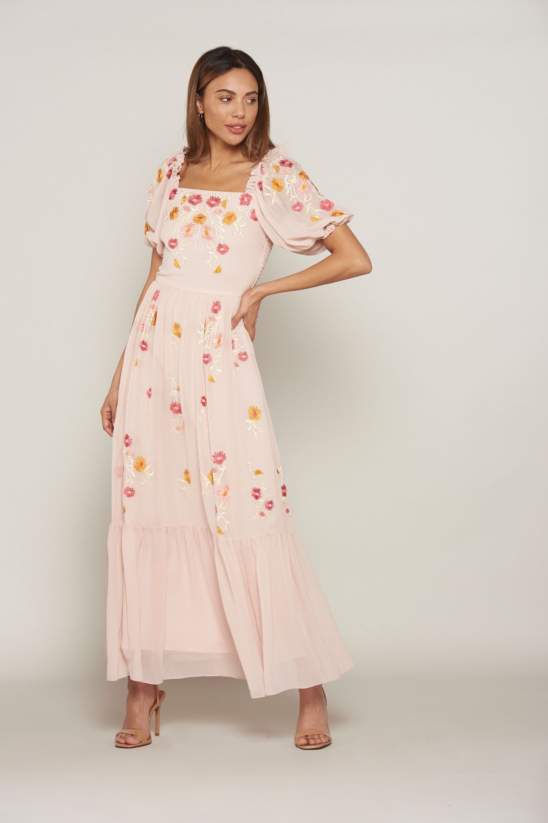 Розовое платье макси Frock And Frill с цветочной вышивкой и квадратным вырезом Frock and Frill, розовый