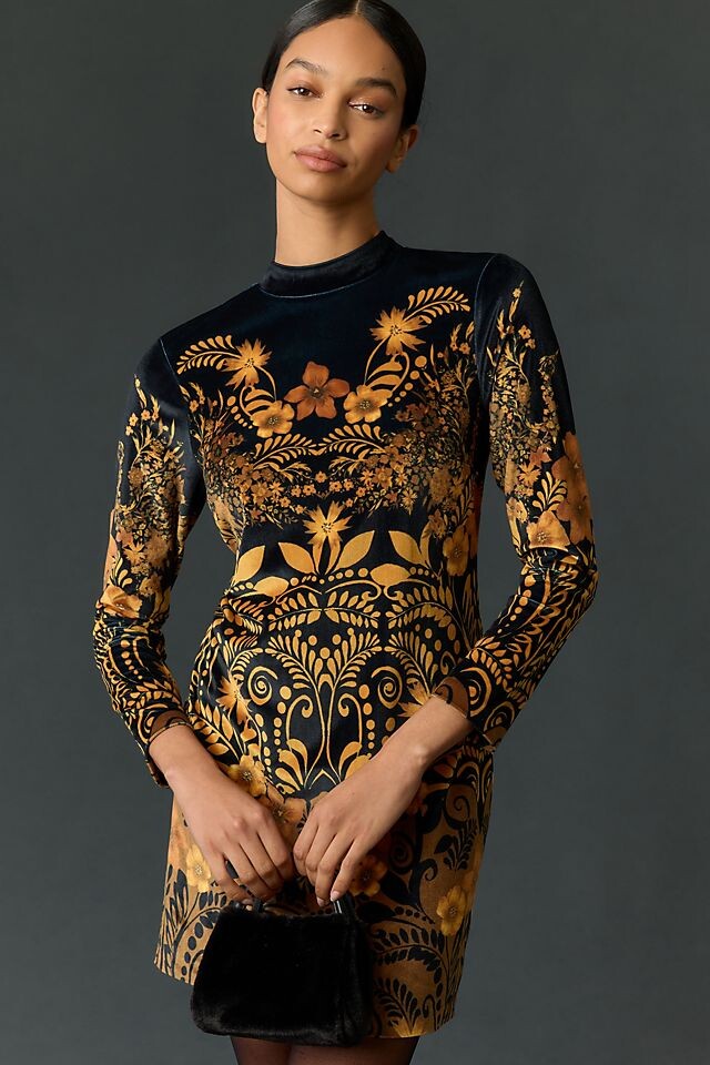 

Мини-платье Anthropologie бархатное с длинными рукавами и принтом, черный