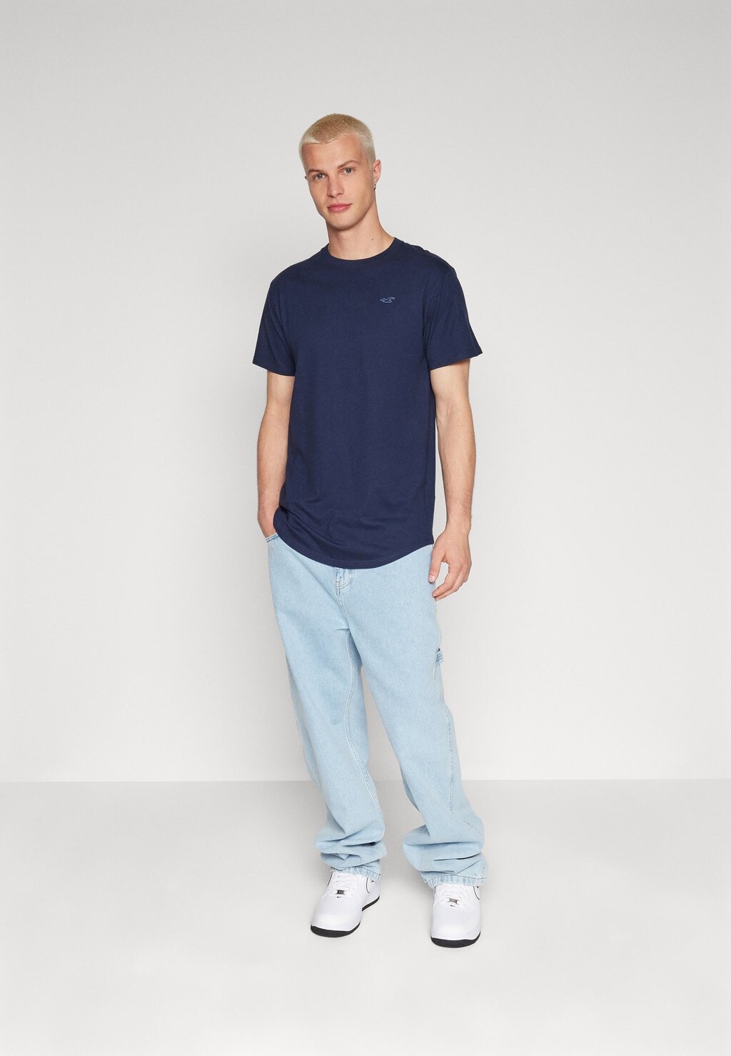 

Базовая футболка LONGLINE SEASONAL Hollister Co., оранжевый/белый/хаки