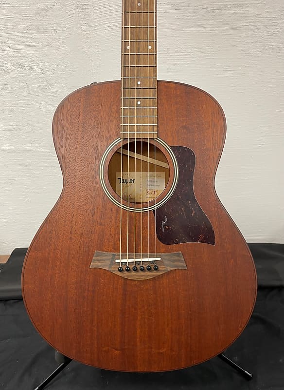 цена Акустическая гитара Taylor GTe Mahogany 2022 - Present - Natural