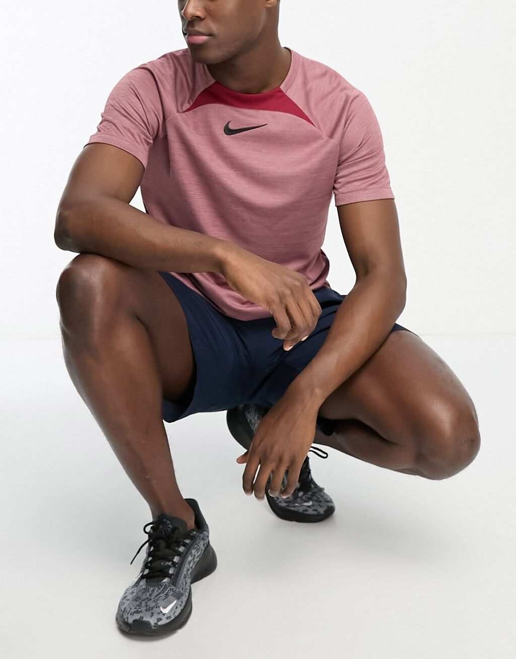 

Красная футболка Nike Football Academy Dri-Fit, Красный
