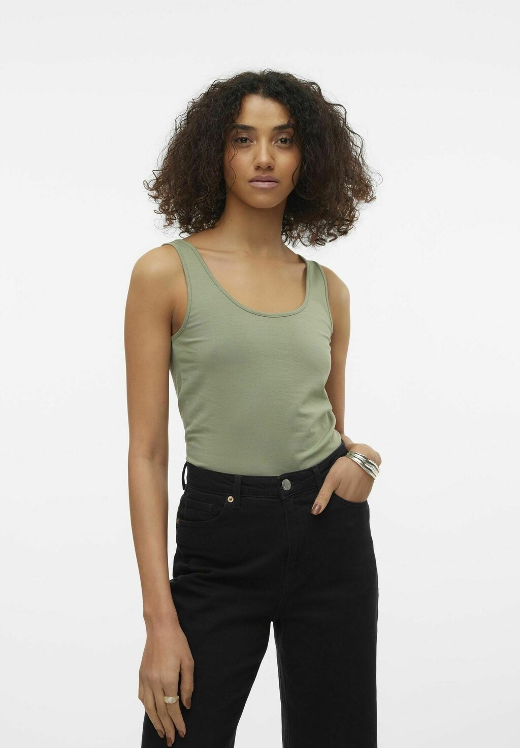 

Топ VMMAXI TANK Vero Moda, цвет hedge green
