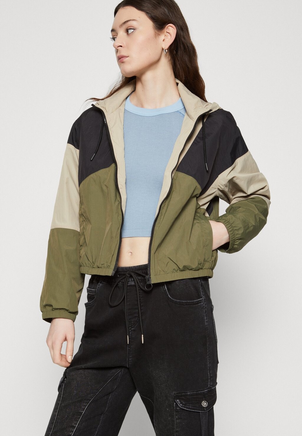 

Летняя куртка Onljosephine Color Block Jacket ONLY, каламата