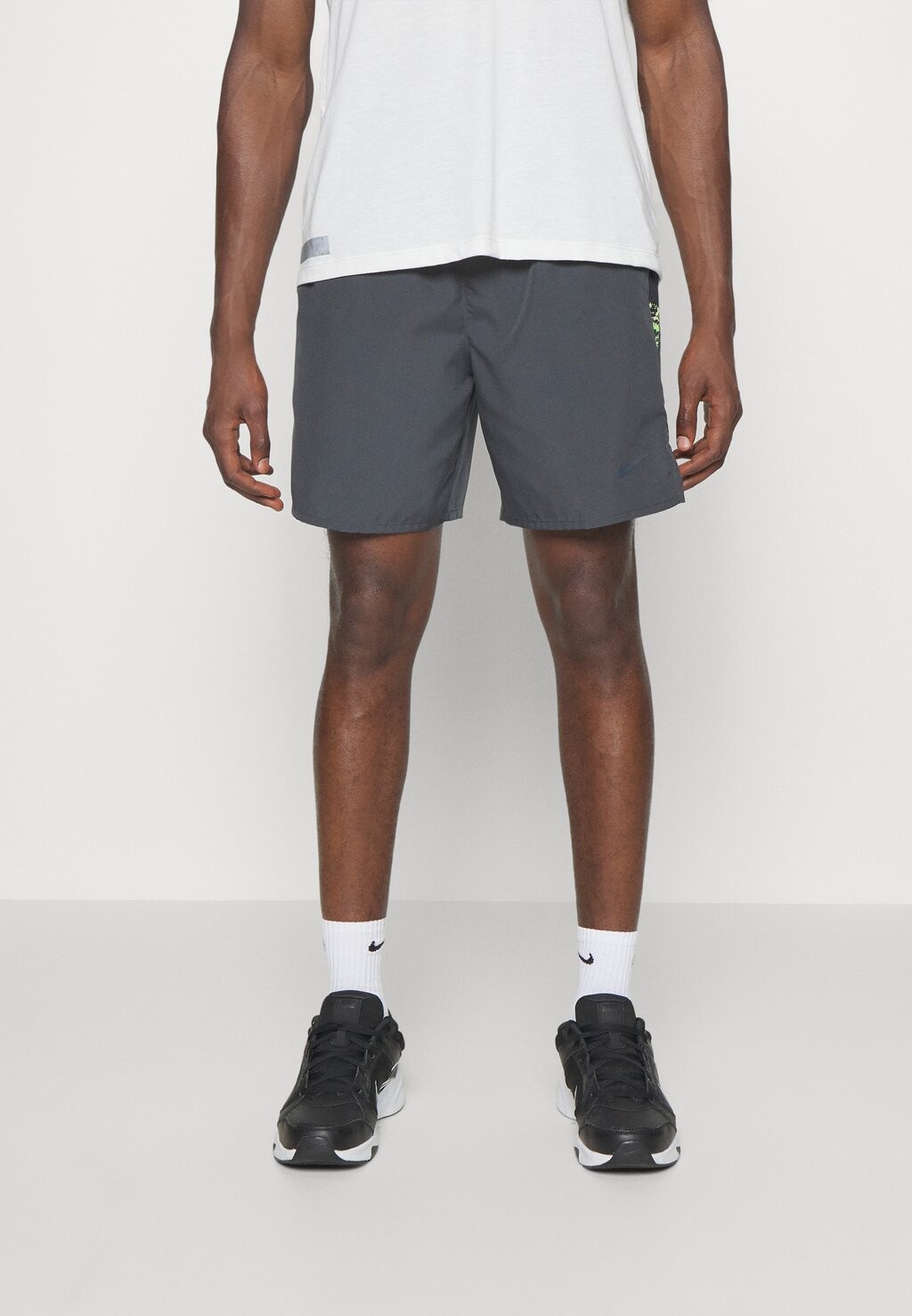 

Спортивные шорты Nike
