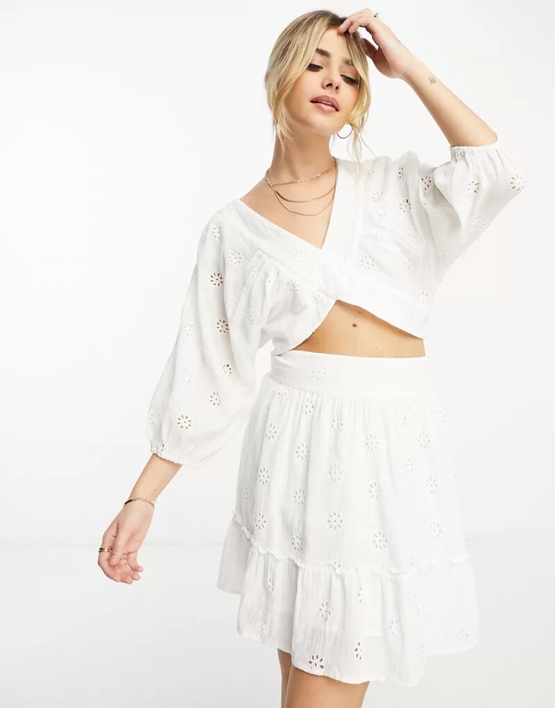 Белая комбинированная мини-юбка Vero Moda Broderie
