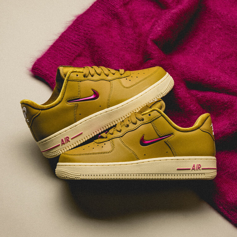 

Кроссовки Wmns Air Force 1 '07 Nike, коричневый