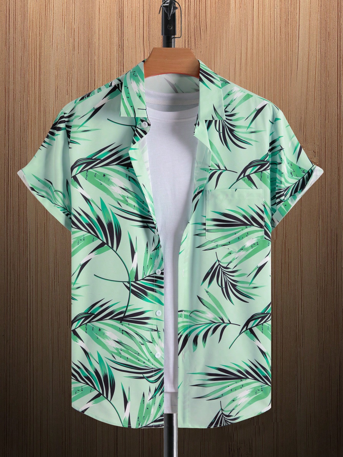 Мужская рубашка с короткими рукавами и принтом листьев на пуговицах Manfinity RSRT, мятно-зеленый