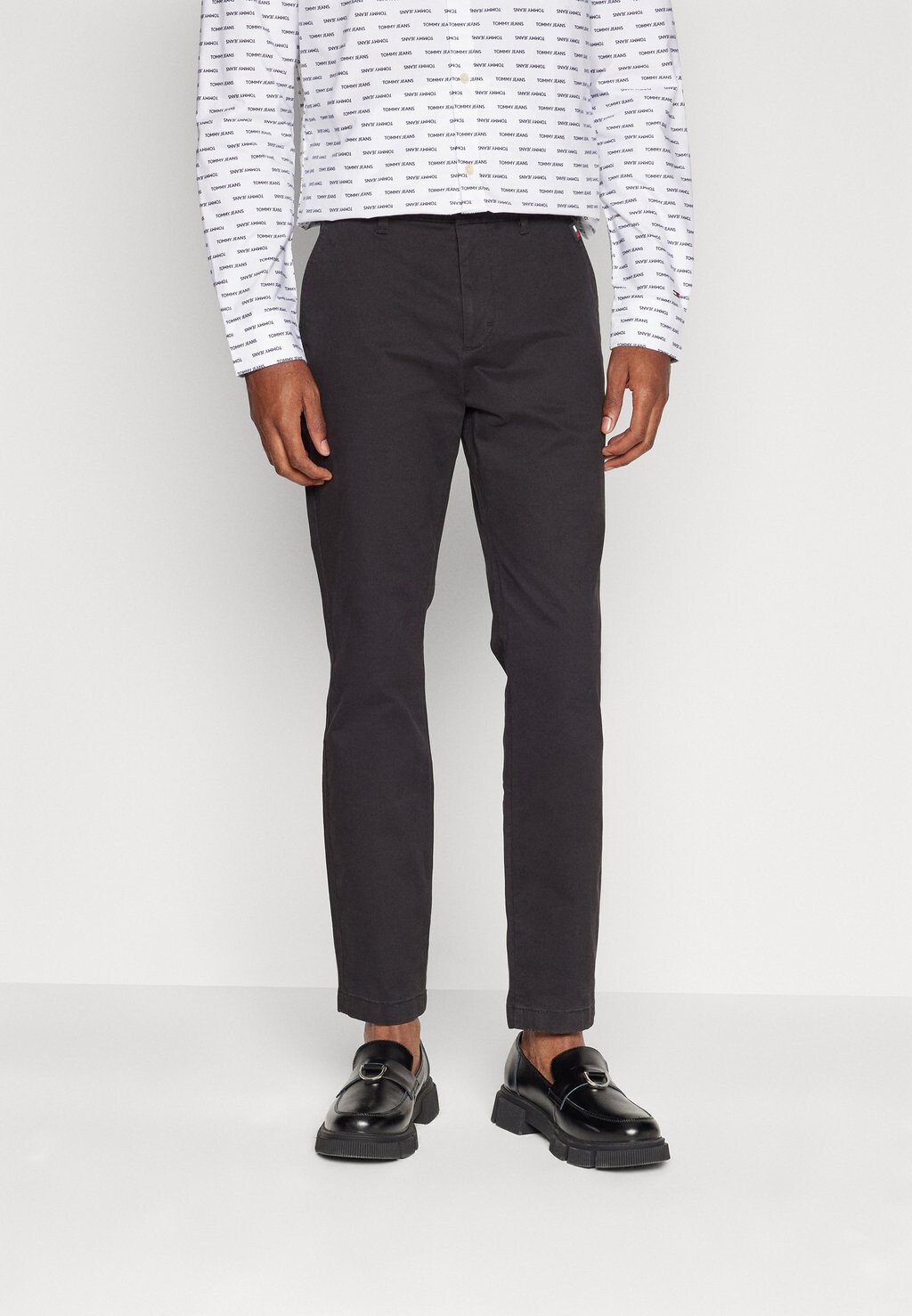 

Чиносы AUSTIN CHINO Tommy Jeans, цвет black