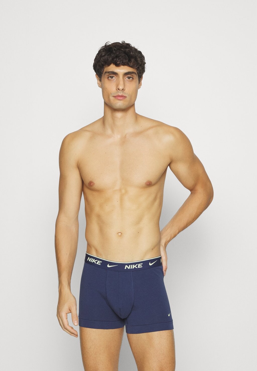 

НАБОР 3 – брюки-кюлоты Nike Underwear, полярный/ярко-зеленый/полночно-синий