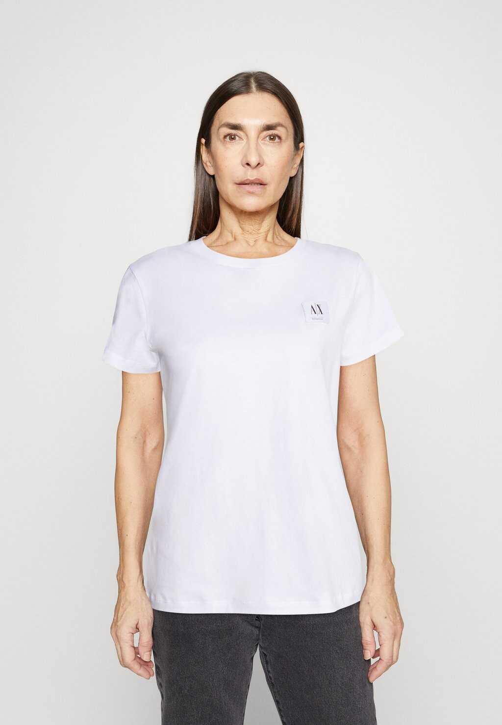 

Базовая футболка Armani Exchange, белый