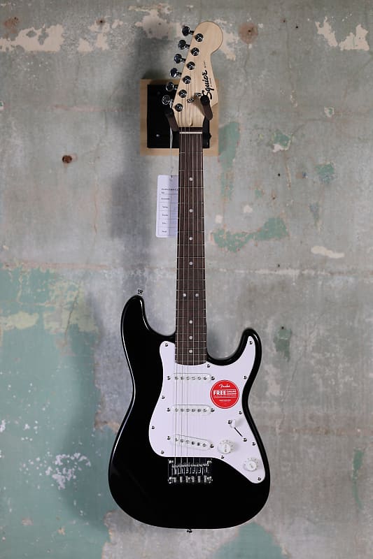 miyoo mini v2 желтый Электрогитара Squier Mini Stratocaster V2 with Laurel Fretboard - Black