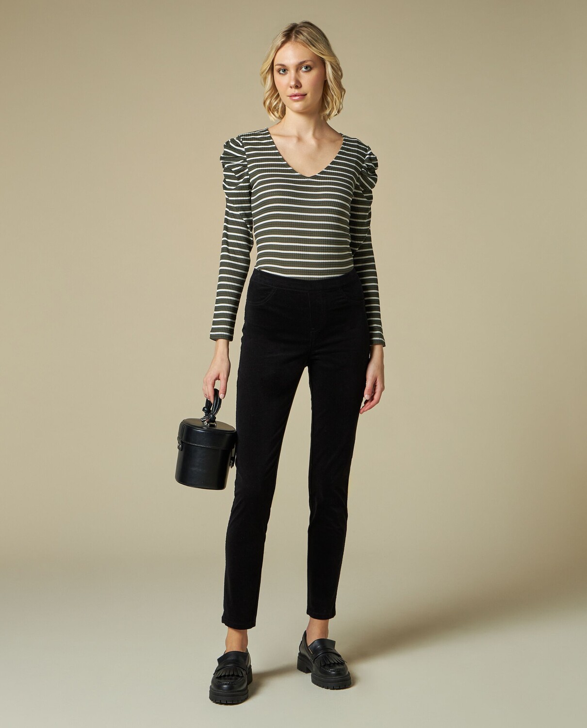 

Женские брюки в рубчик из эластичного хлопка NICE&CHIC, белый