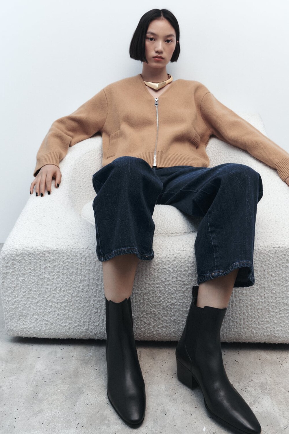 

Кожаные ботинки на каблуке ZARA, черный