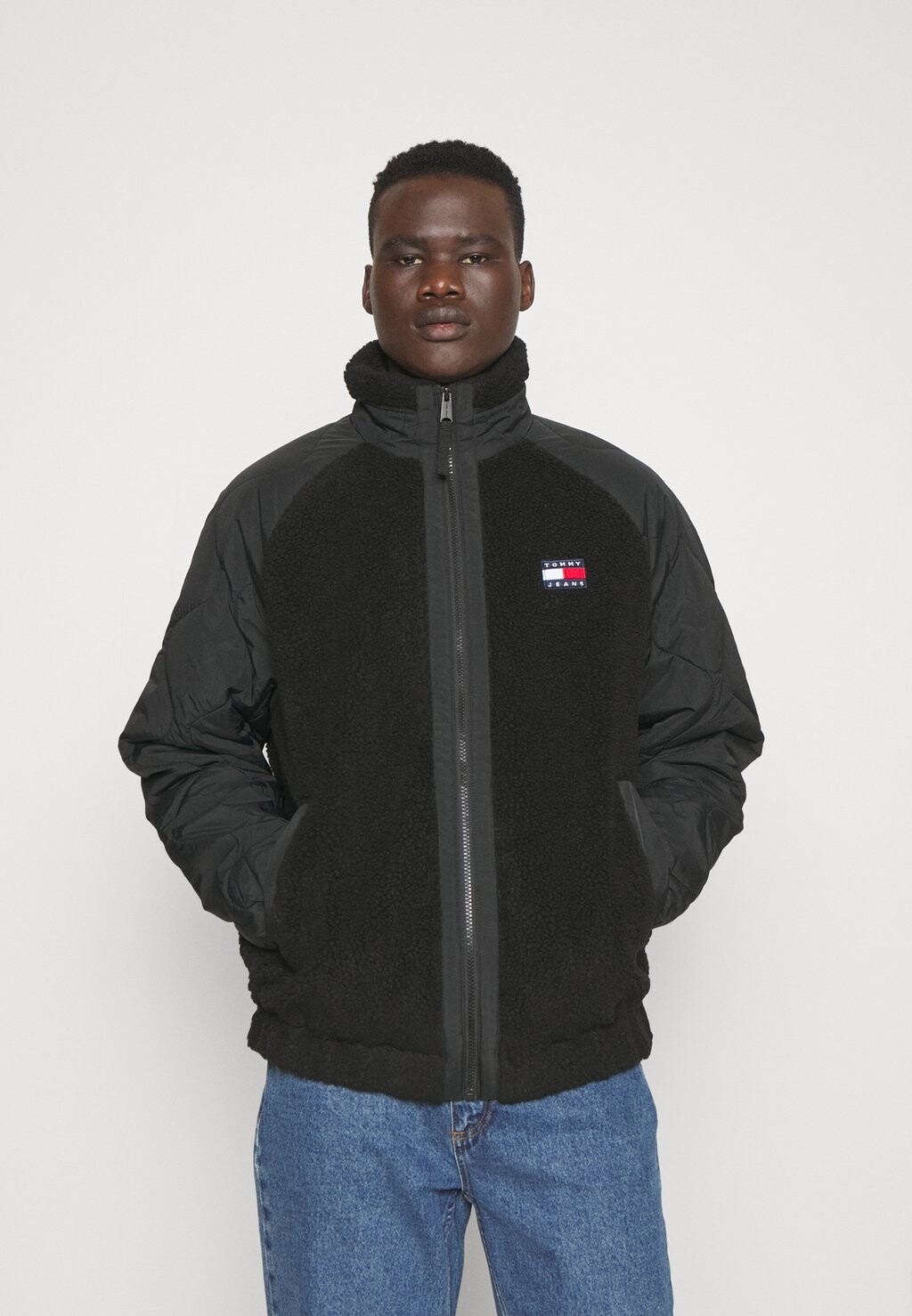 

Флисовая куртка MIX MEDIA JACKET Tommy Jeans, черный