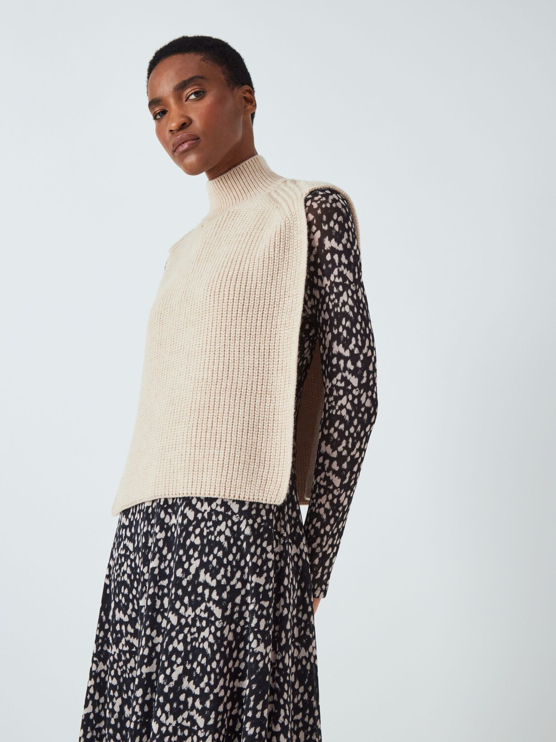 

Вязаный топ с гербовой накидкой John Lewis, естественный