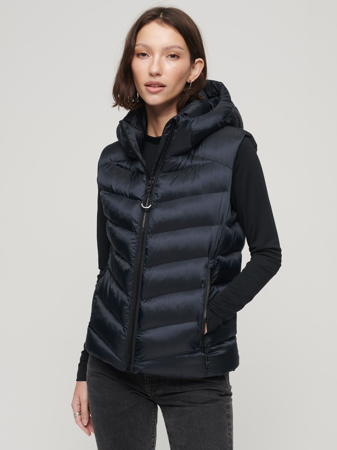 

Утепленный жилет Fuji с капюшоном Superdry, затмение темно-синий