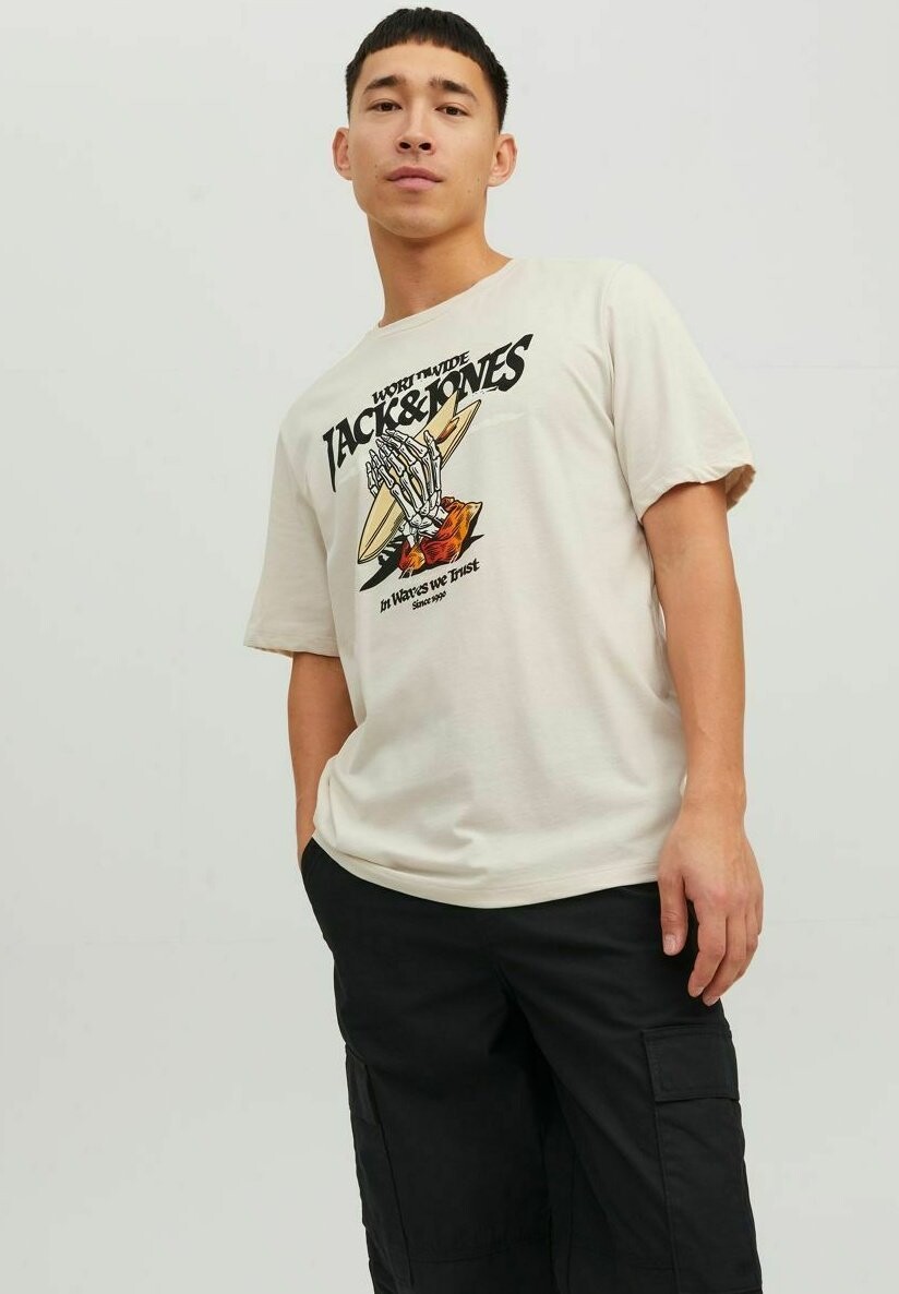 

Футболка с принтом Jack & Jones, молочный