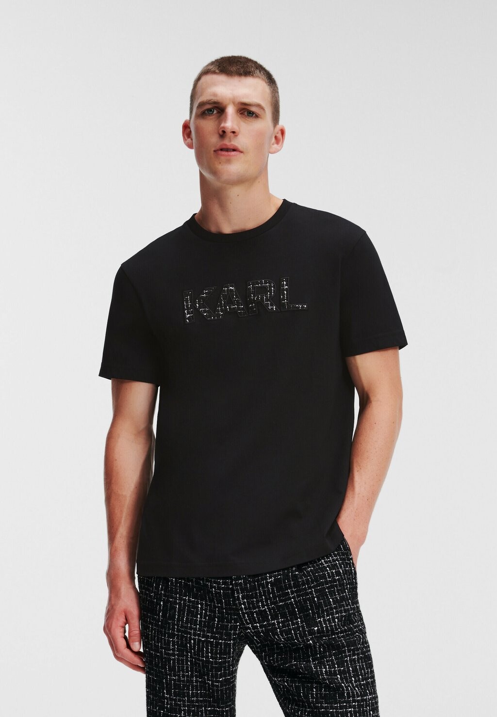 

Футболка с принтом BOUCLÉ ​​LOGO KARL LAGERFELD, черный