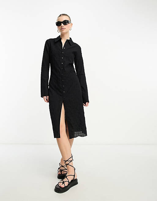 

Черное платье миди с жатой рубашкой Weekday Smock