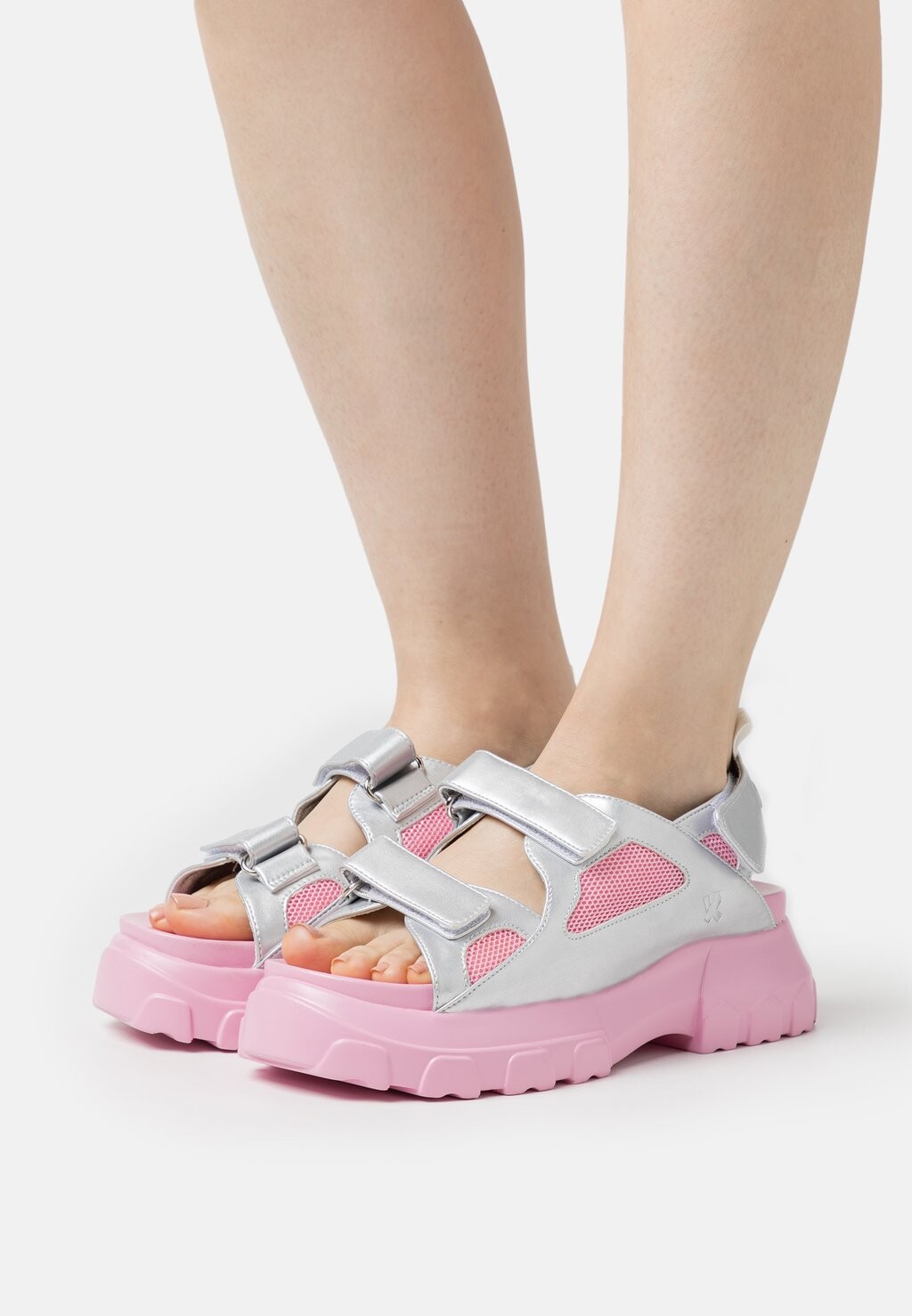 

Босоножки на платформе Koi Footwear