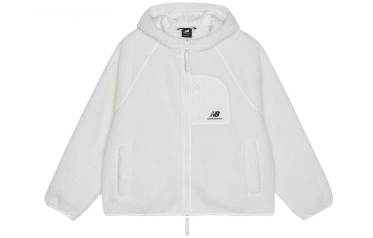 

Женская куртка New Balance