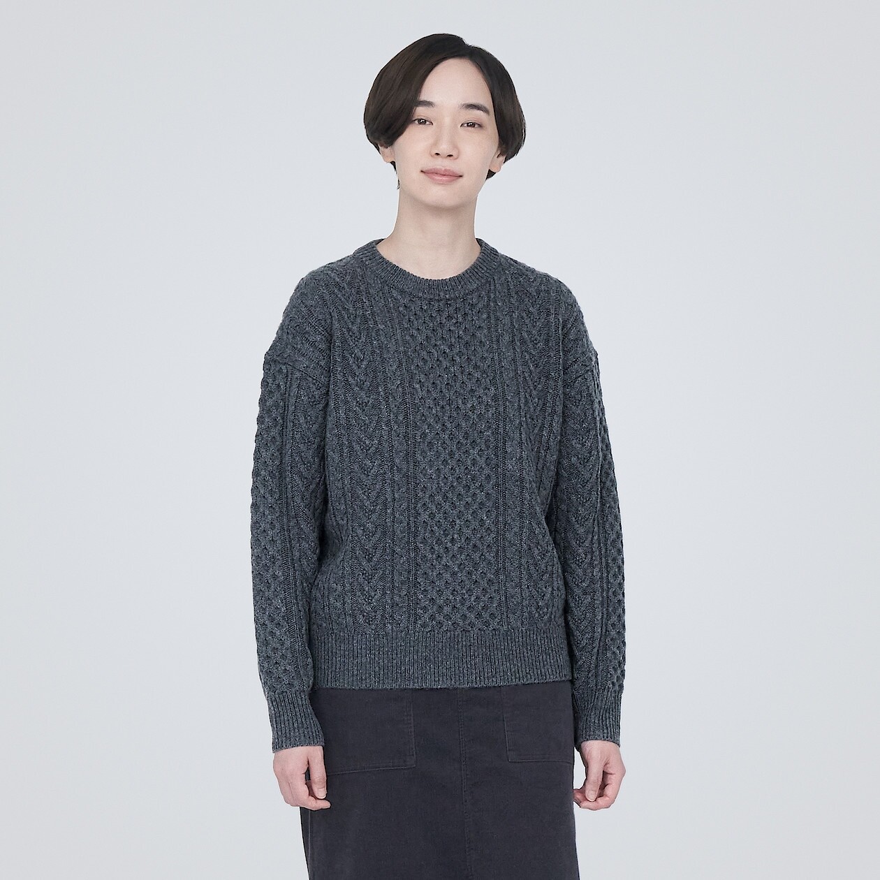 

Свитер с круглым вырезом и принтом кос из мериносовой шерсти MUJI, угольно-серый