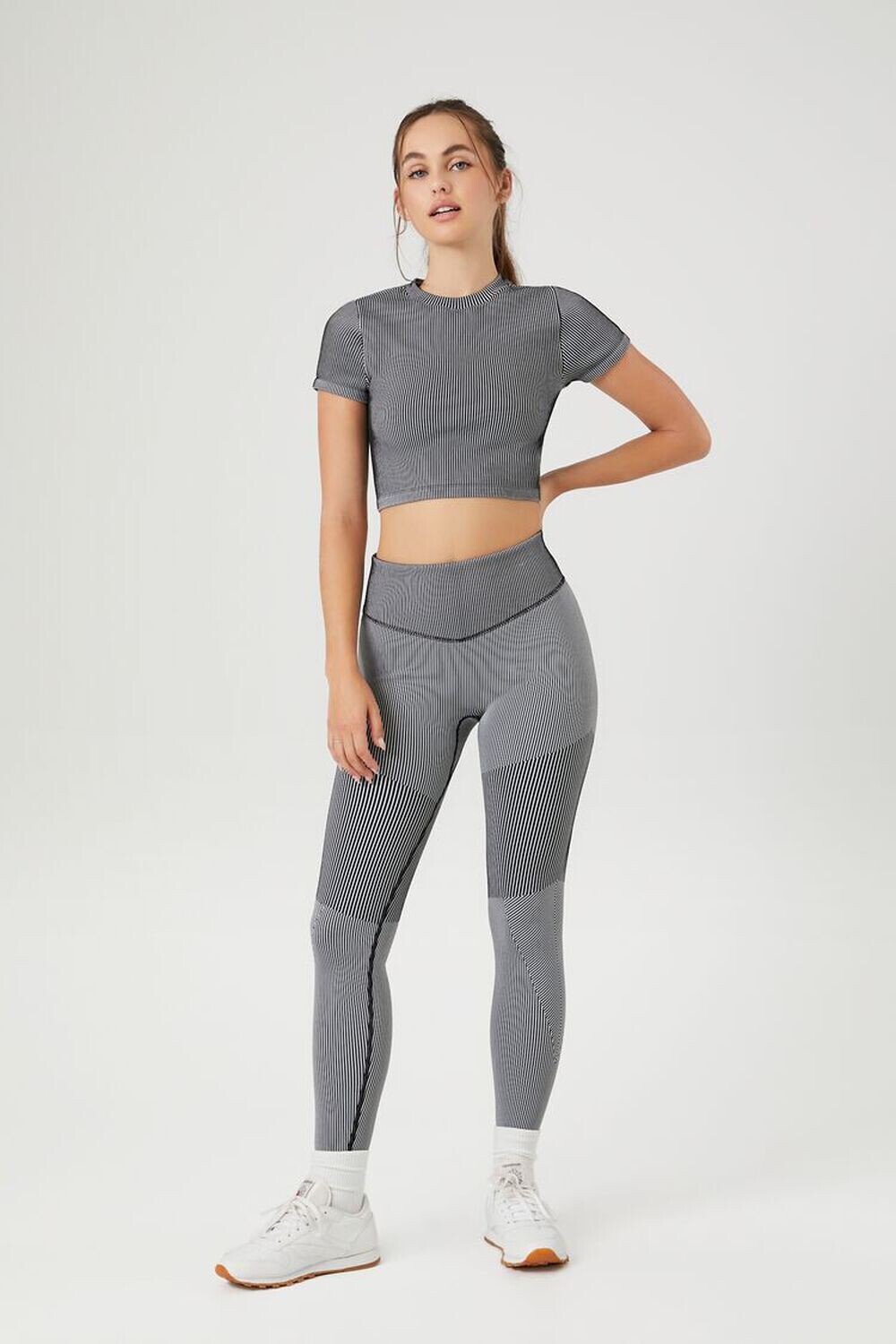 

Активные бесшовные двухцветные леггинсы Forever 21, черный