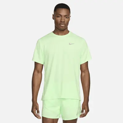 

Футболка Nike Miler, цвет Vapor Green