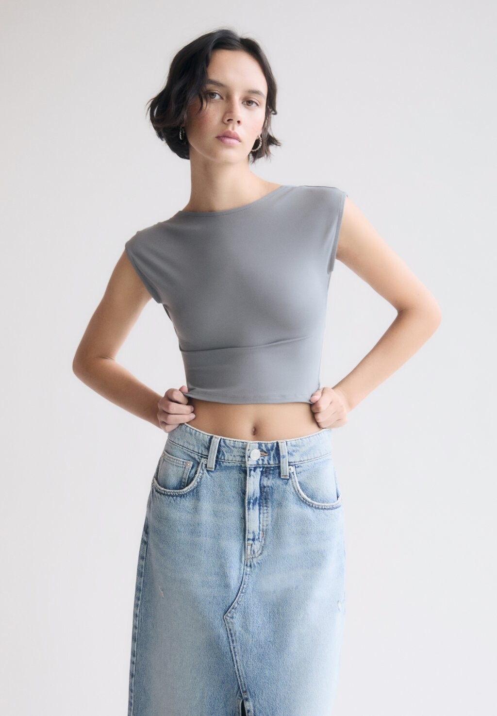 Футболка базовая OPEN BACK PULL&BEAR, цвет dark grey