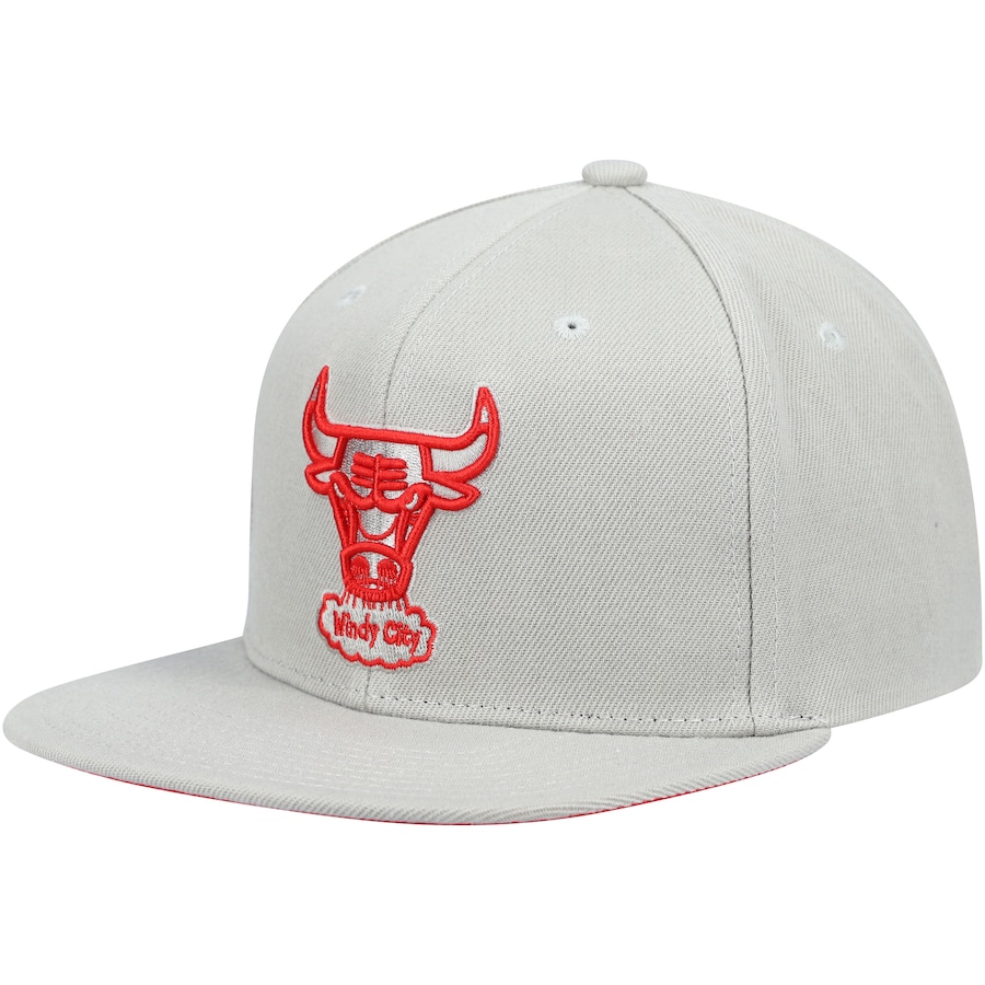 

Бейсболка Mitchell & Ness Chicago Bulls, серый