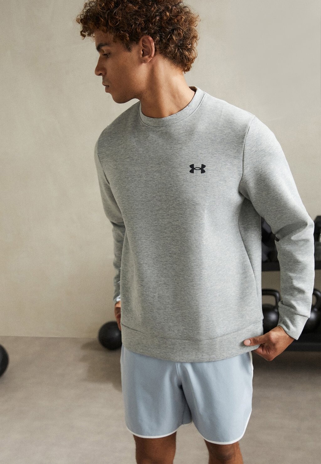 

Толстовка UNSTOPPABLE CREW Under Armour, модно-серый