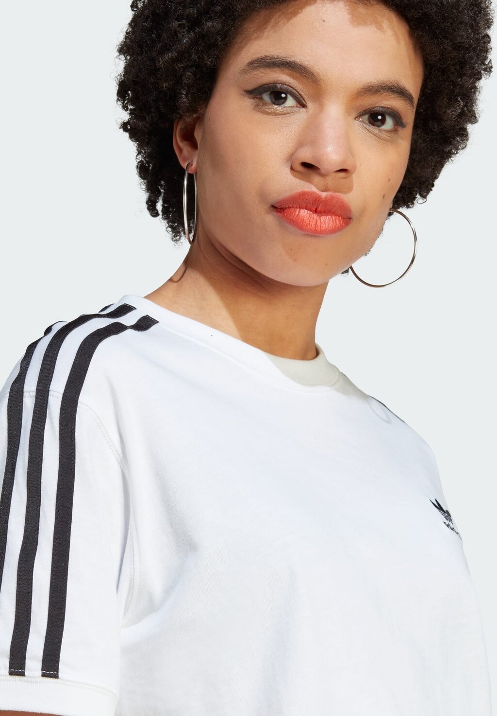 

Футболка с принтом adidas Originals, белый