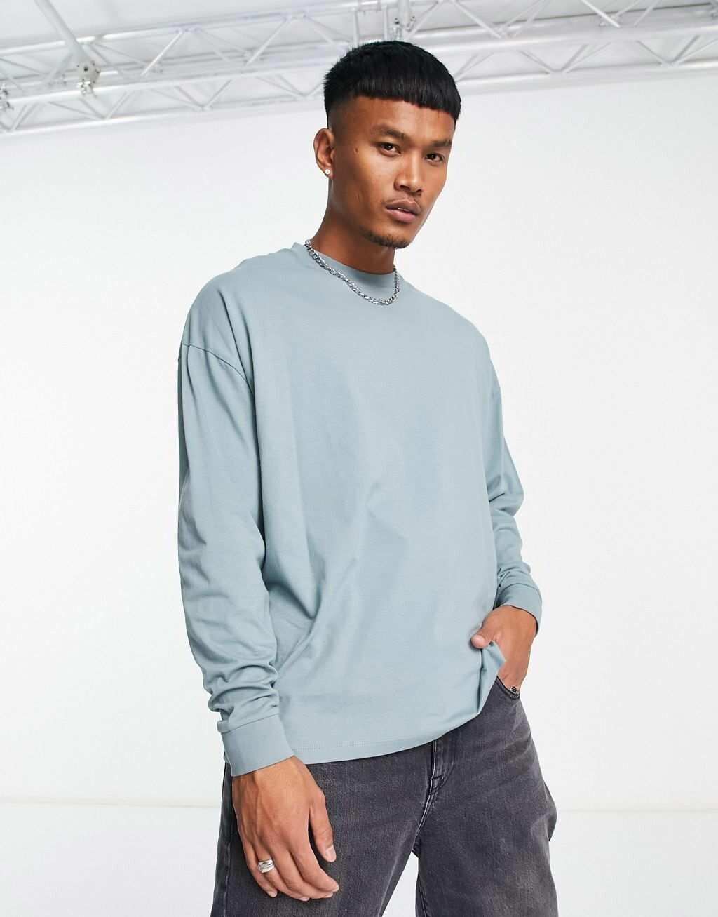

Серо-синяя футболка оверсайз с длинными рукавами ASOS DESIGN