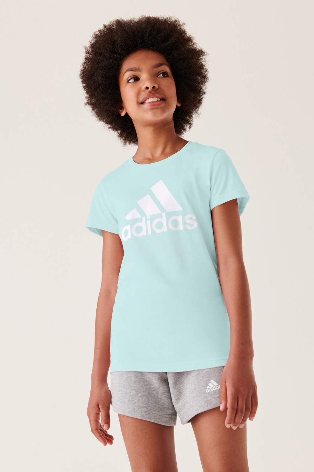 

Футболка с логотипом adidas, зеленый