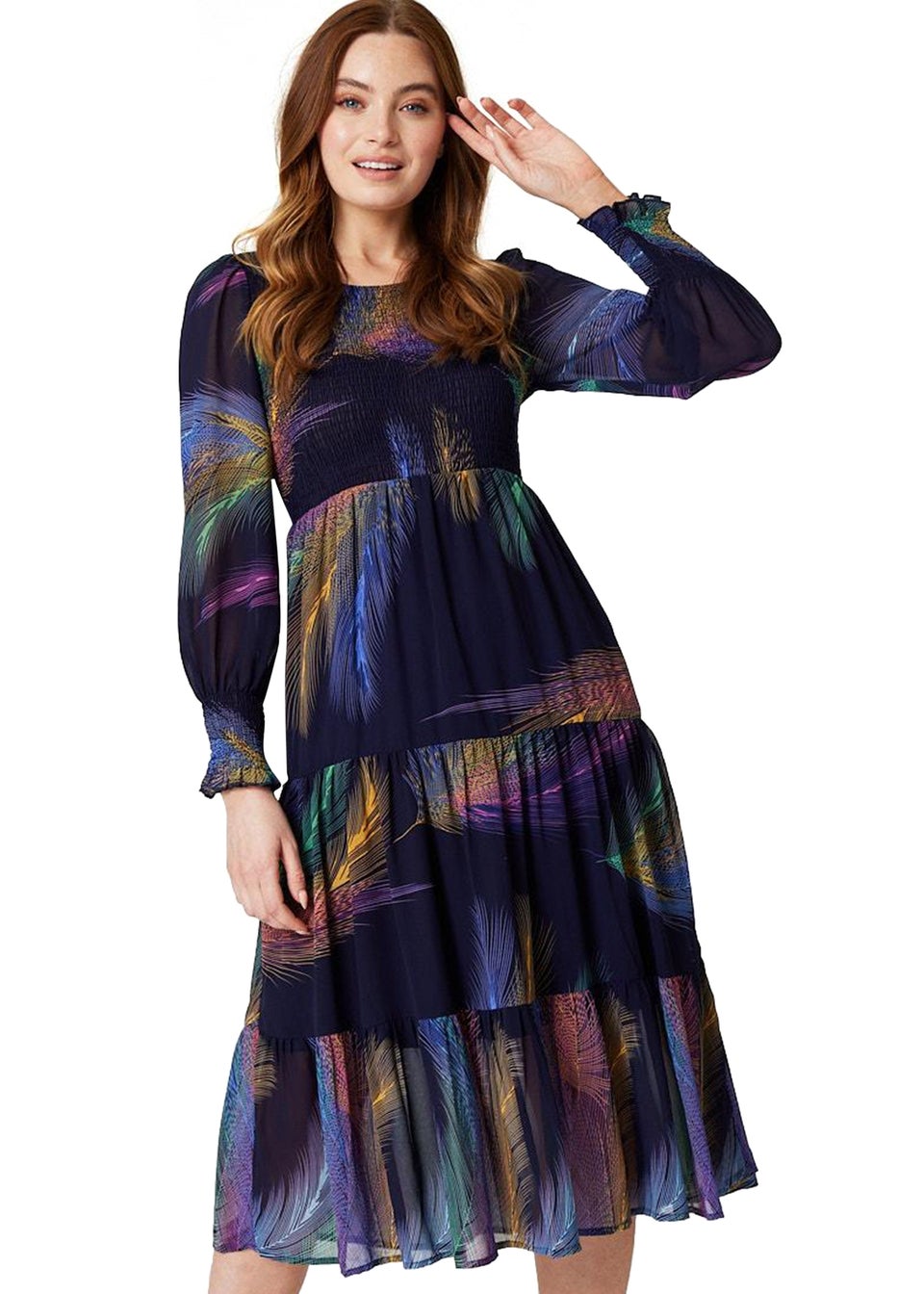 цена Izabel London Синее свободное платье миди с принтом перьев