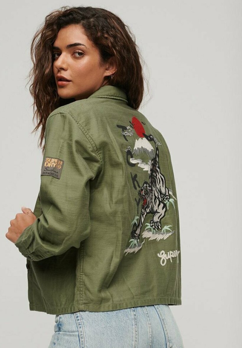 

Легкая куртка EMBELLISHED MILITARY Superdry, оливково-зеленого цвета., Зеленый