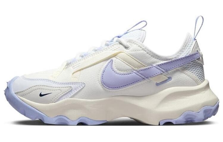 

Кроссовки женские Nike TC 7900