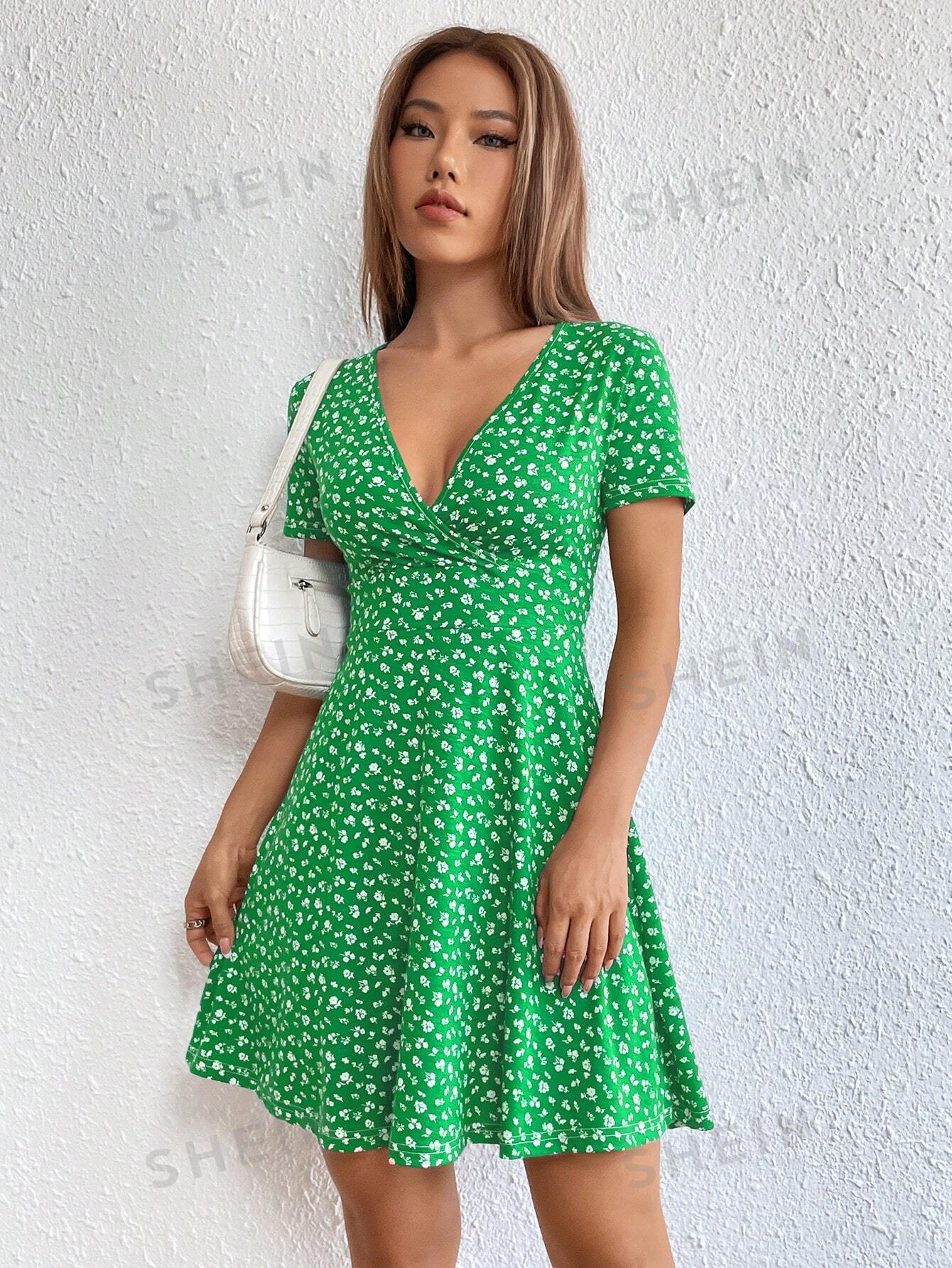 SHEIN EZwear Женское платье с глубоким v-образным вырезом и короткими рукавами с принтом, зеленый