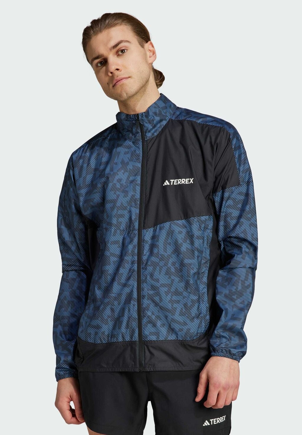 

Ветровка Adidas
