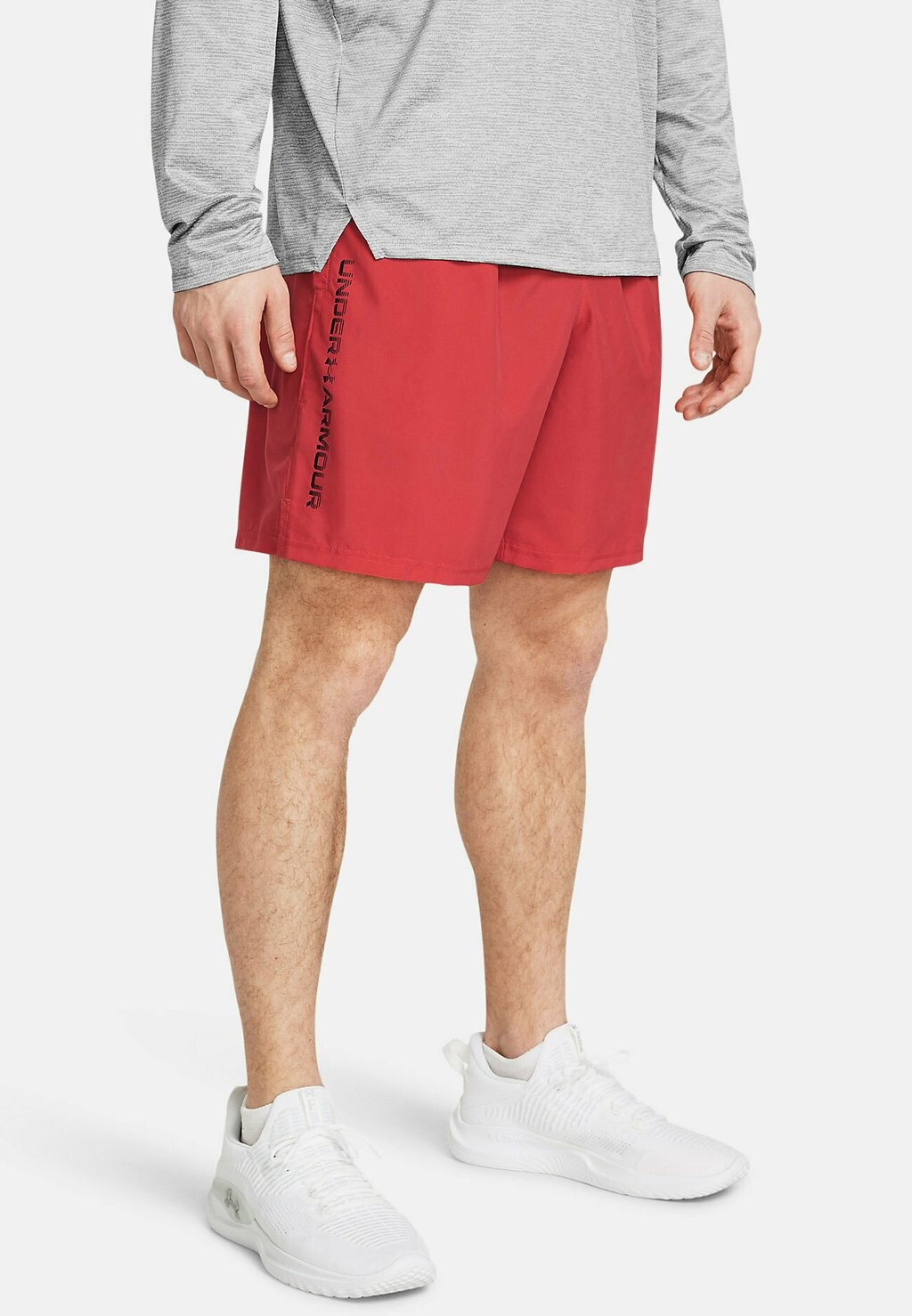 

Спортивные шорты Under Armour, красное солнцестояние