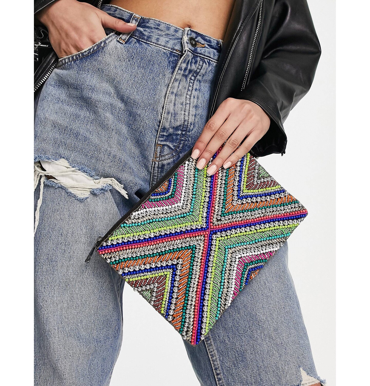 

Разноцветный клатч с яркими бусинами ASOS DESIGN