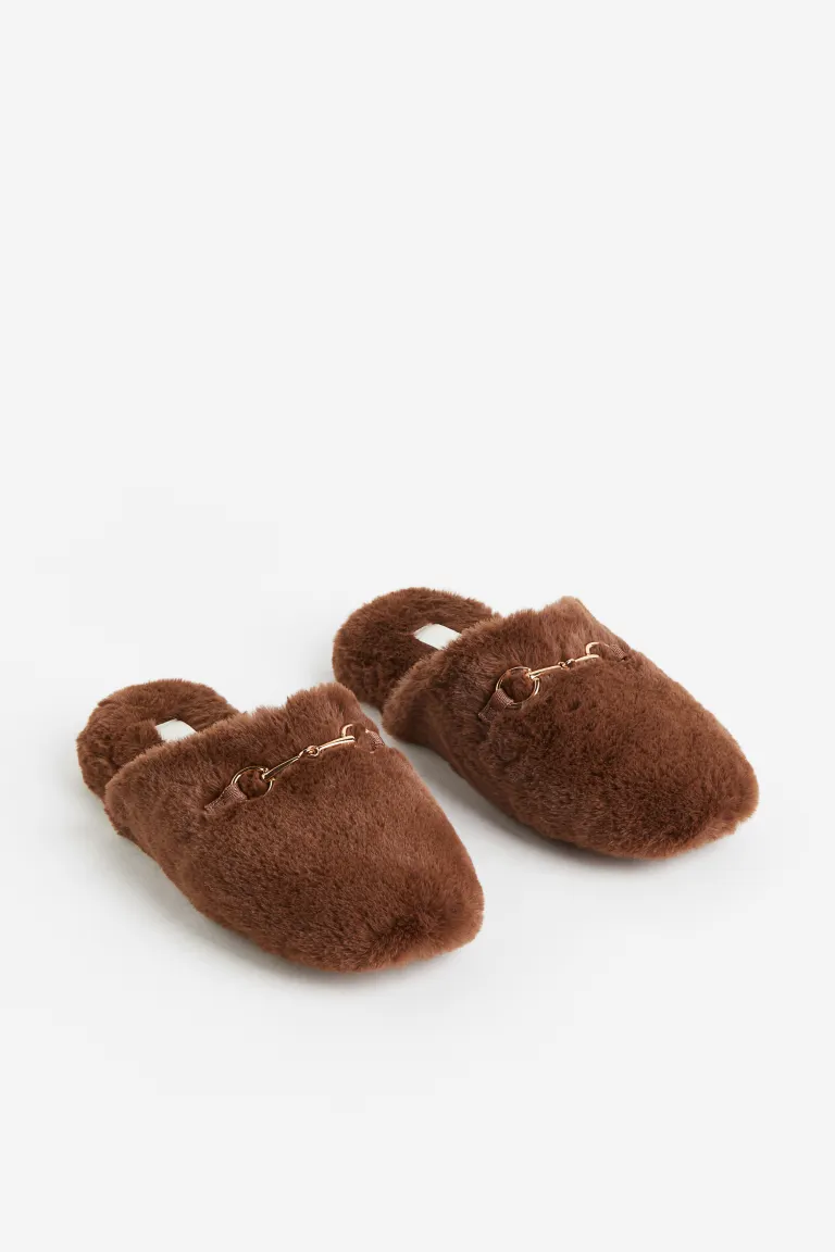 

Домашние тапочки с металлическими деталями H&M, коричневый
