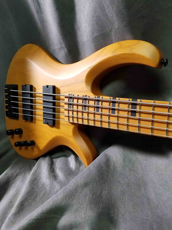 Басс гитара Schecter Riot-5 Session 5-String Active Bass Aged Natural Satin