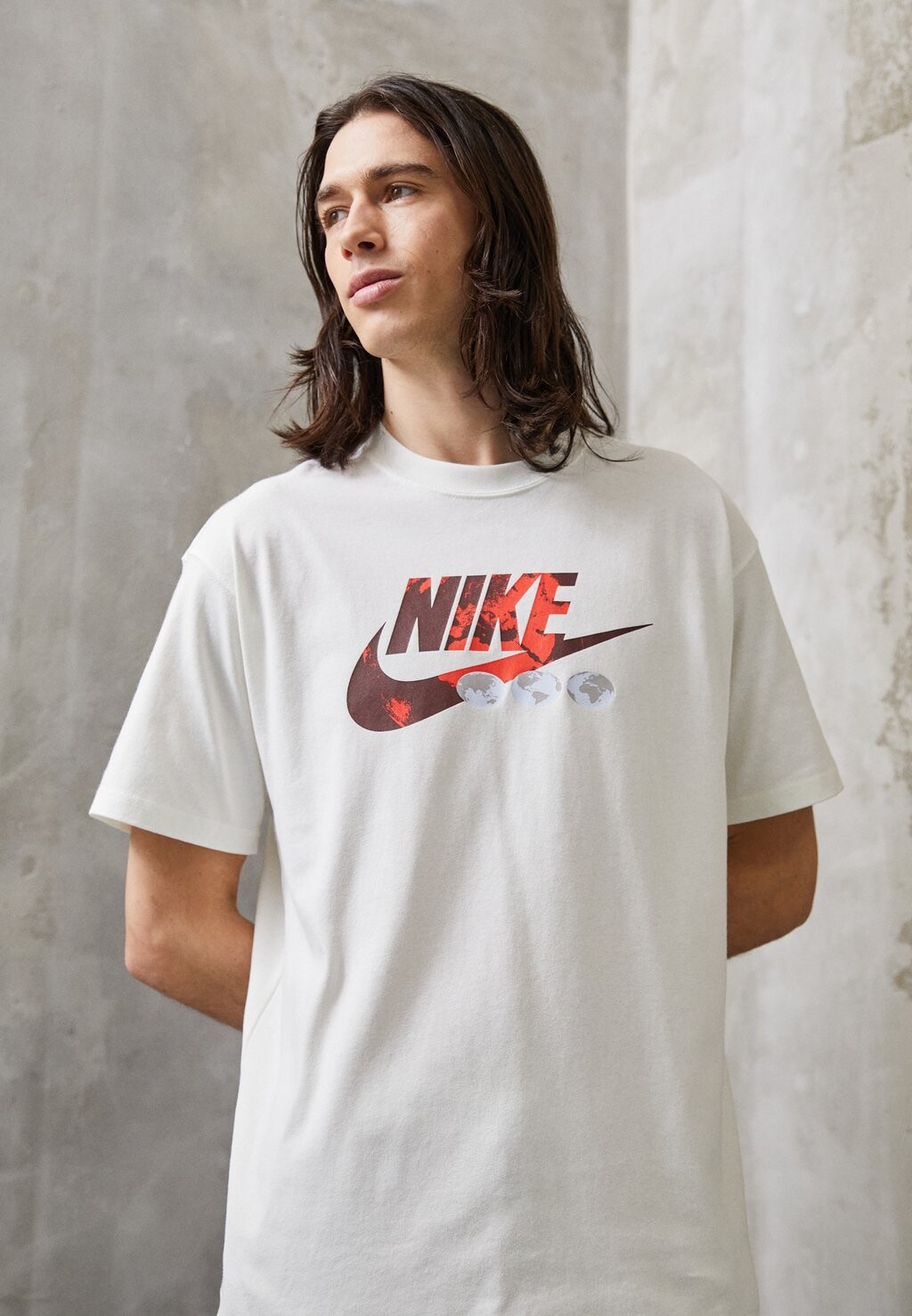 

Футболка с принтом Nike, молочный