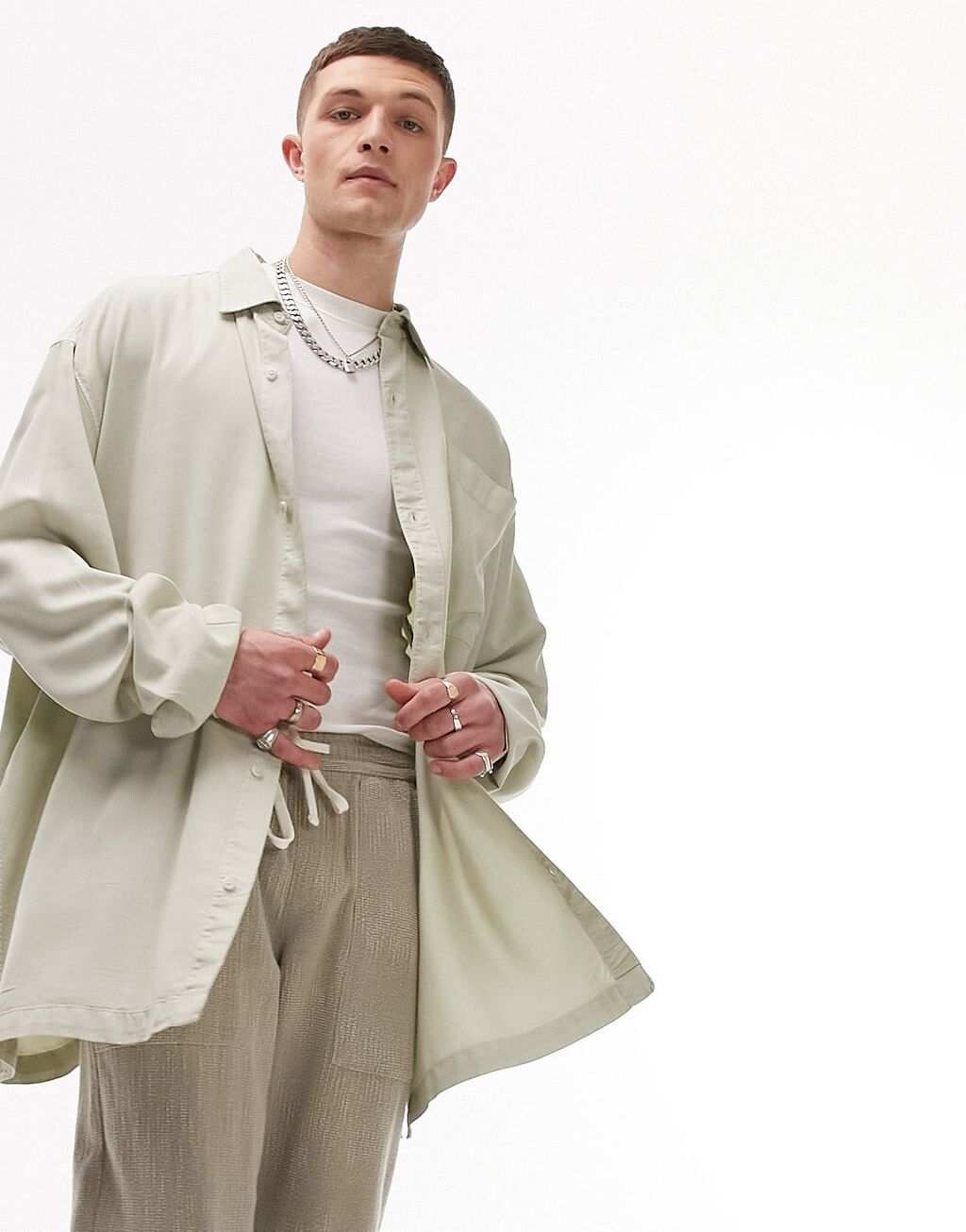 

Темно-зеленая рубашка оверсайз с карманами и длинными рукавами Topman