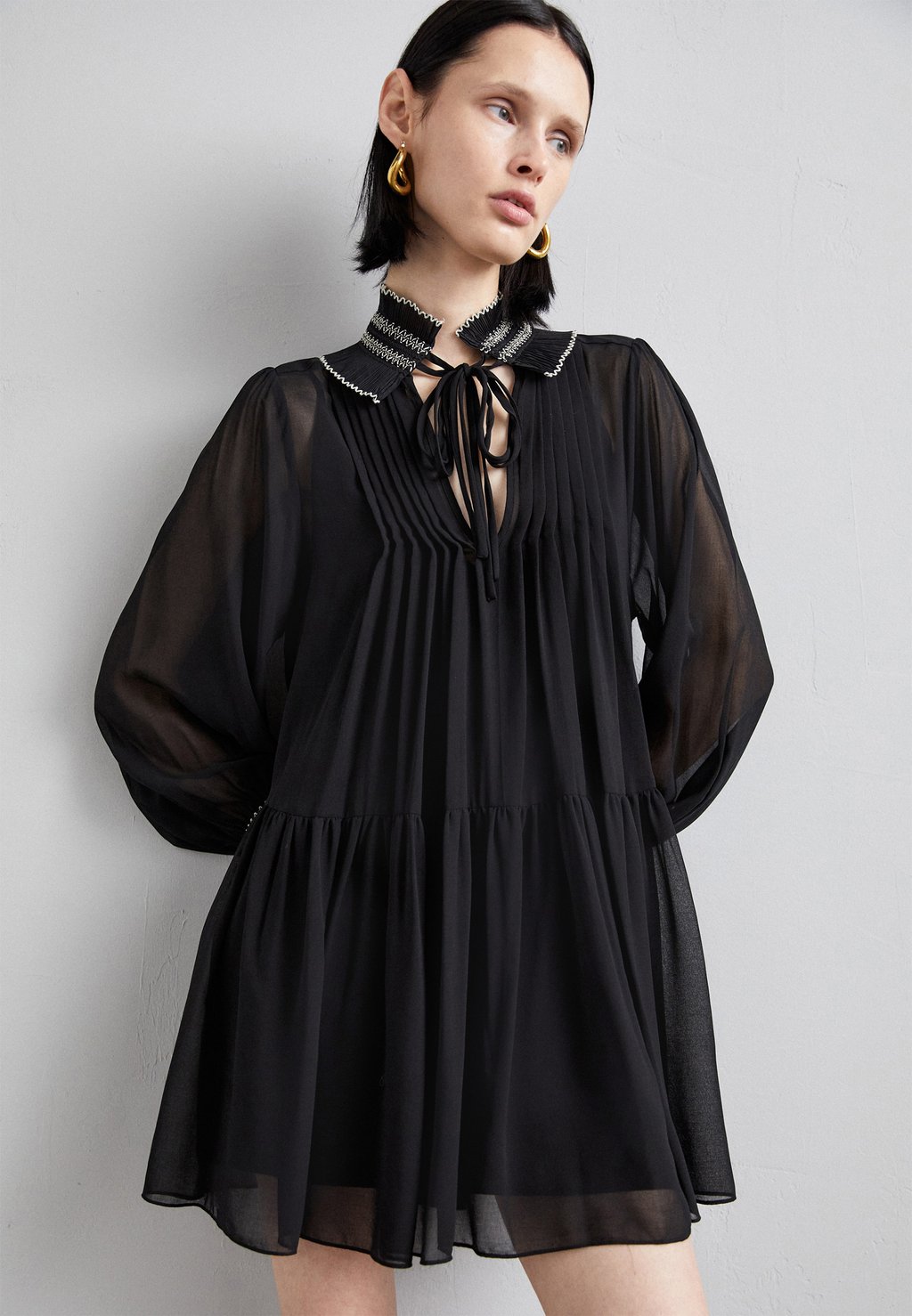 Летнее платье Robe sandro, цвет noir