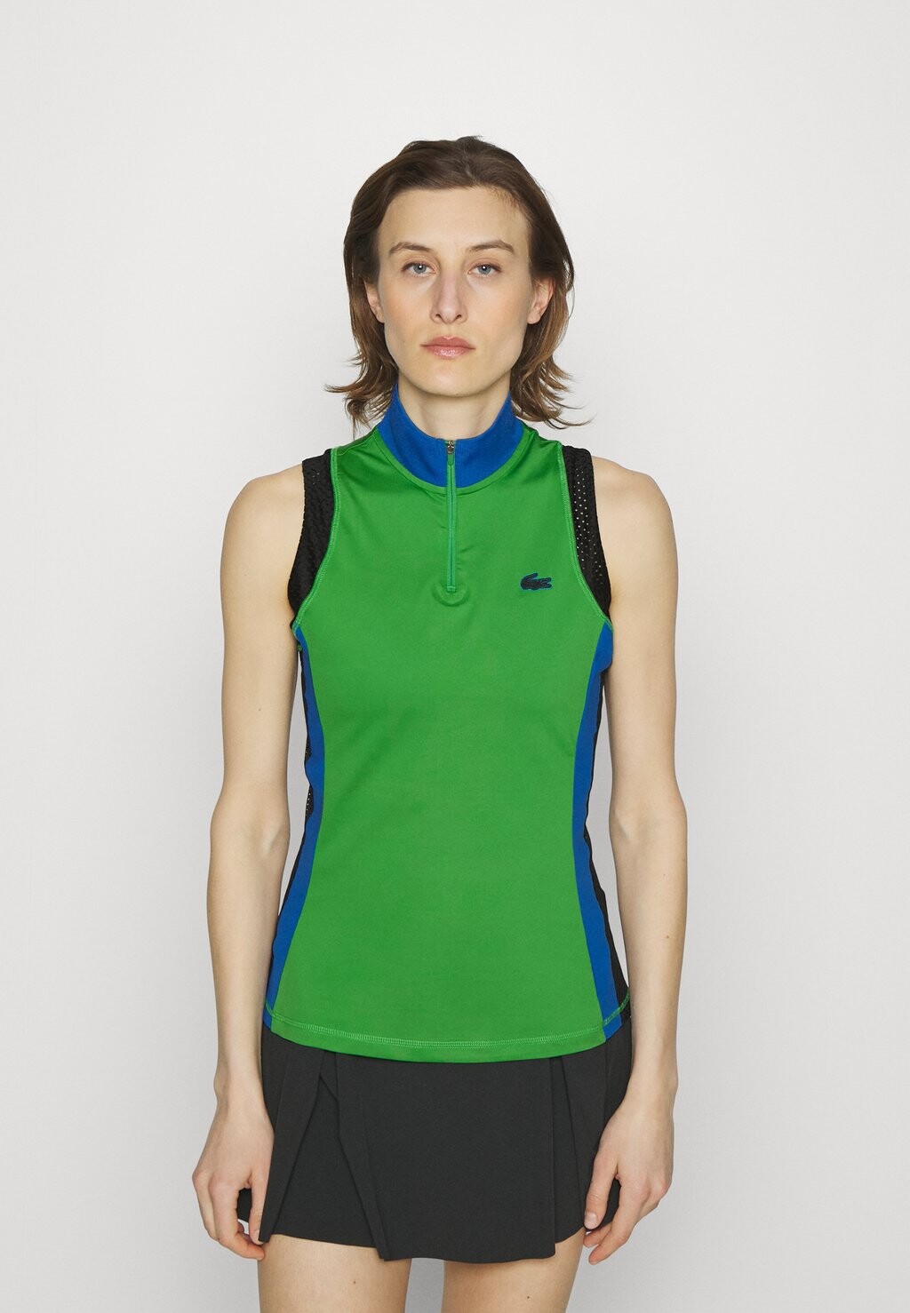 

Топ Lacoste