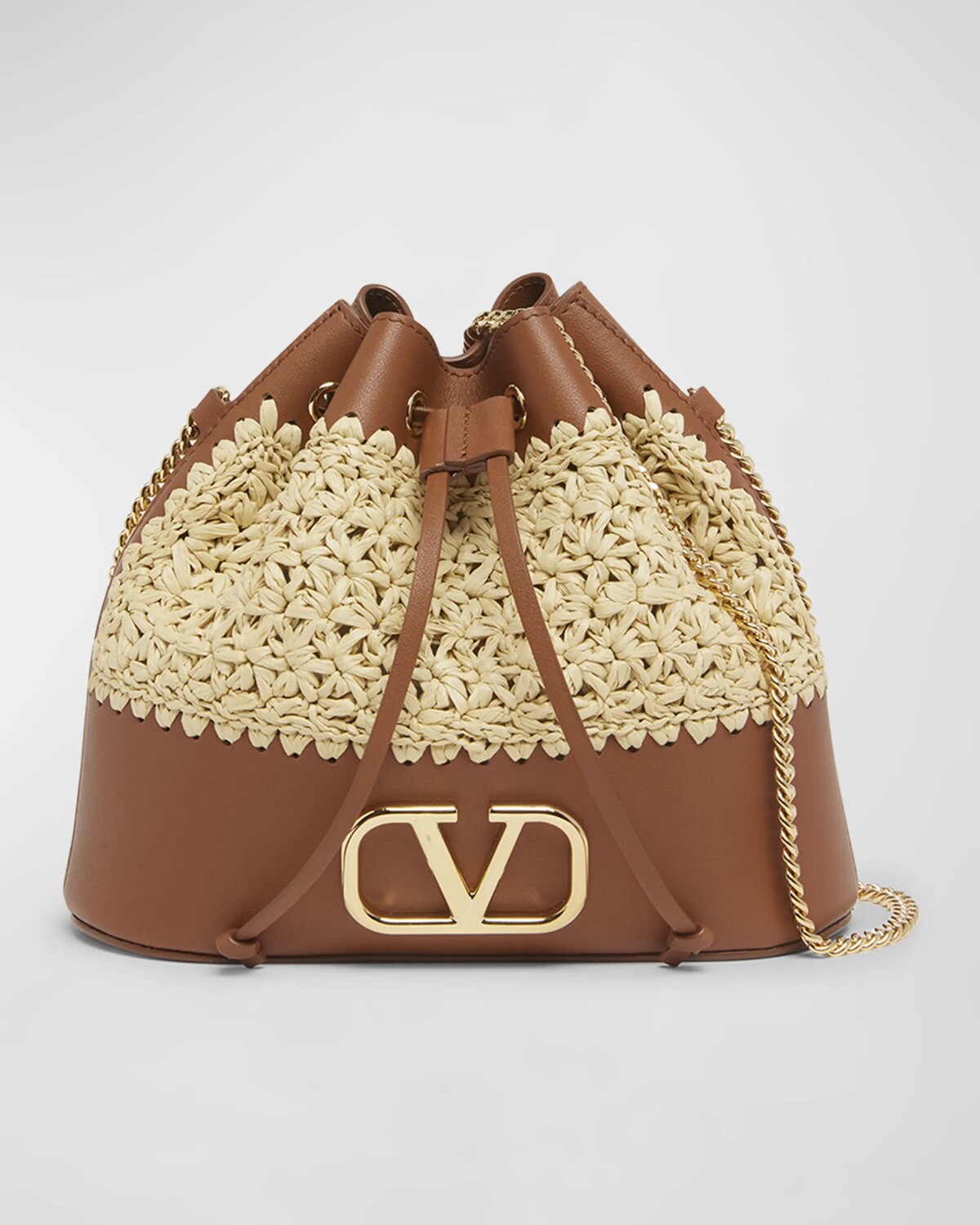 

Миниатюрная сумка-ведро VLOGO Signature, связанная крючком Valentino Garavani, цвет Naturale Selleria